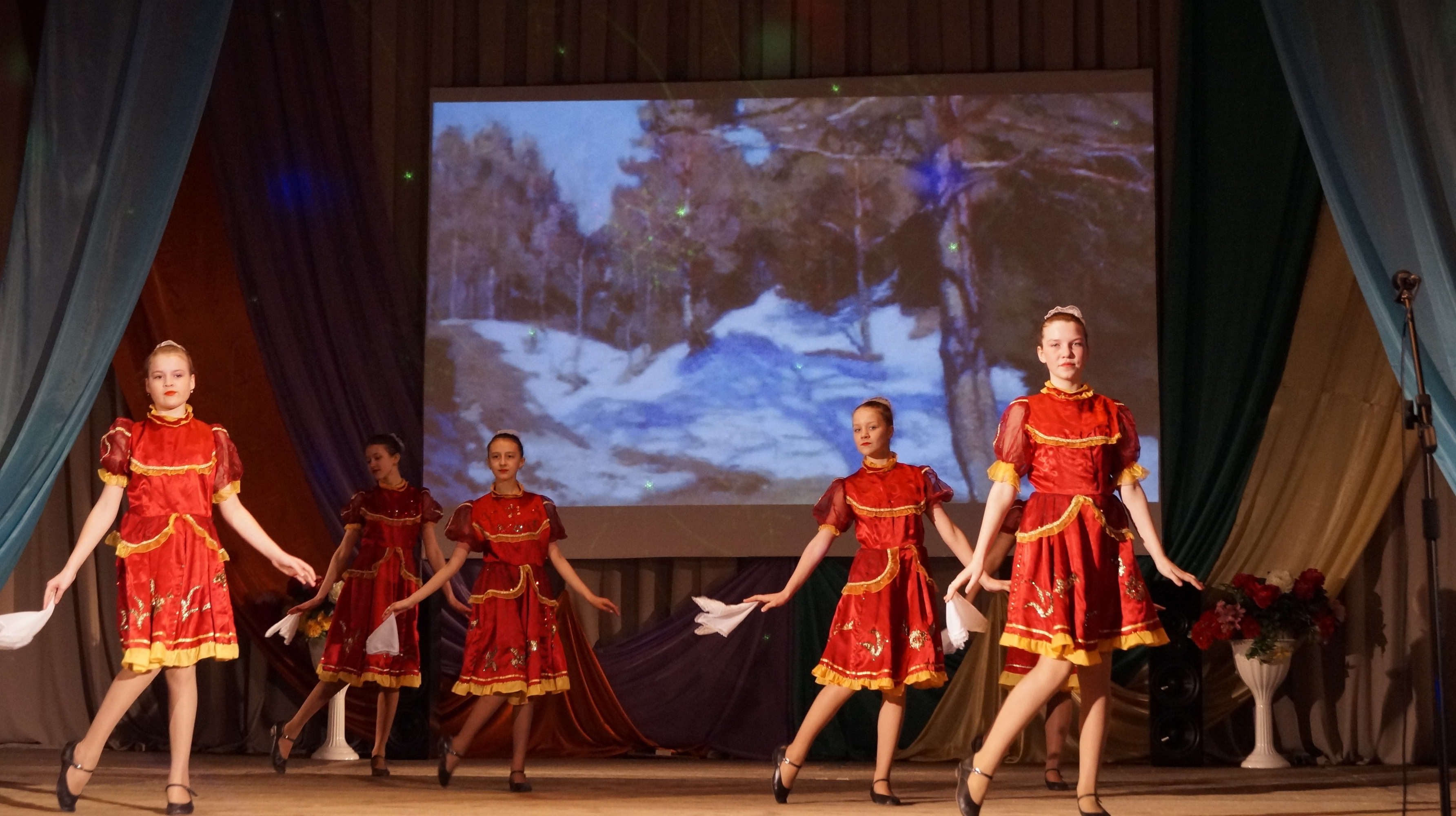 Праздничный концерт "Весенний букет"