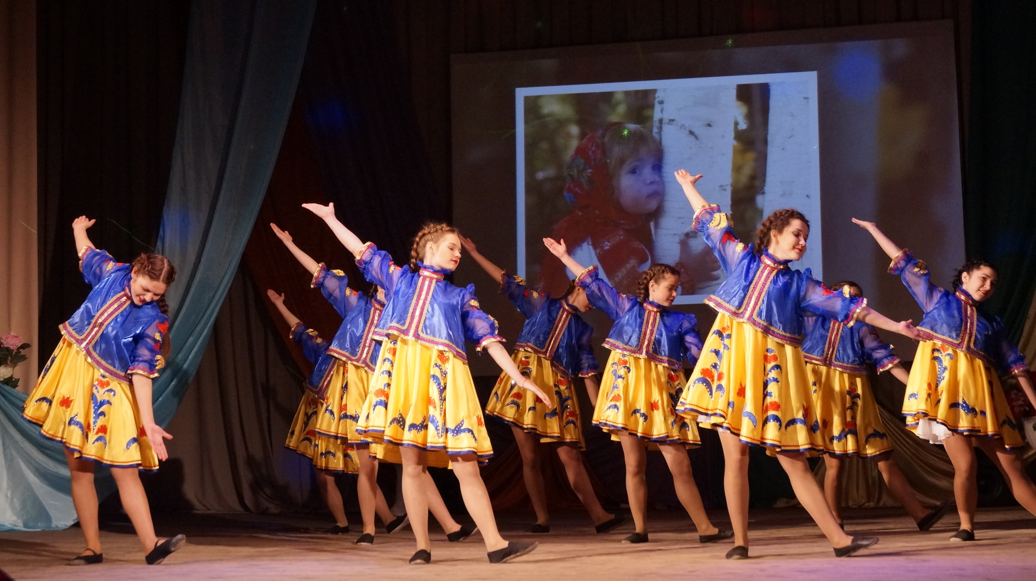 Праздничный концерт "Весенний букет"