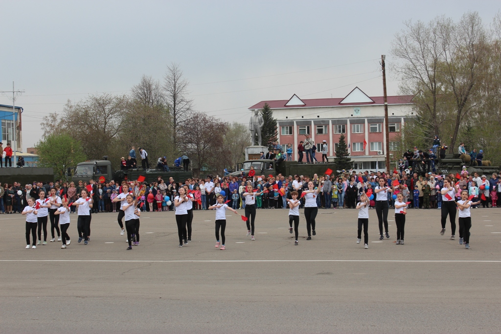 "Слава мир отстоявшим!" - 9 мая на центральной площади с.Топчиха состоялся театрализованный митинг